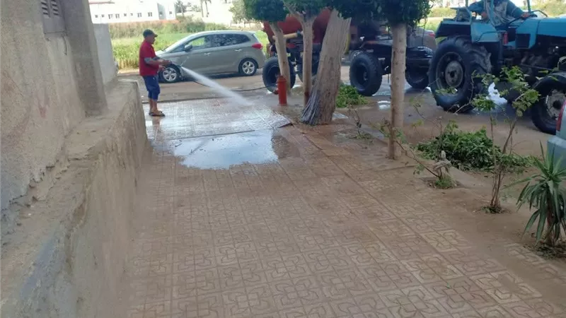 استمرار العمل بحملات النظافة اليومية ورفع المخلفات والقمامة بمدن كفر الشيخ