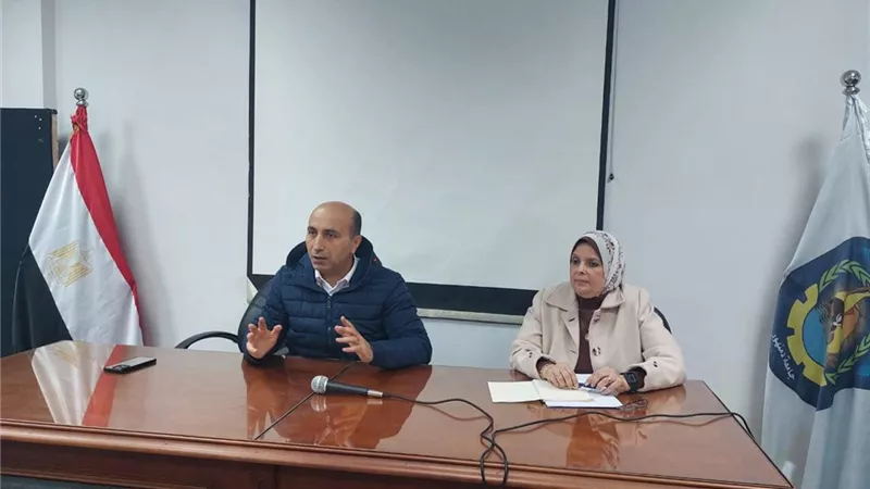 رئيس جامعة دمنهور يتابع الاستعدادات والتجهيزات اللازمة لبدء التيرم الثاني
