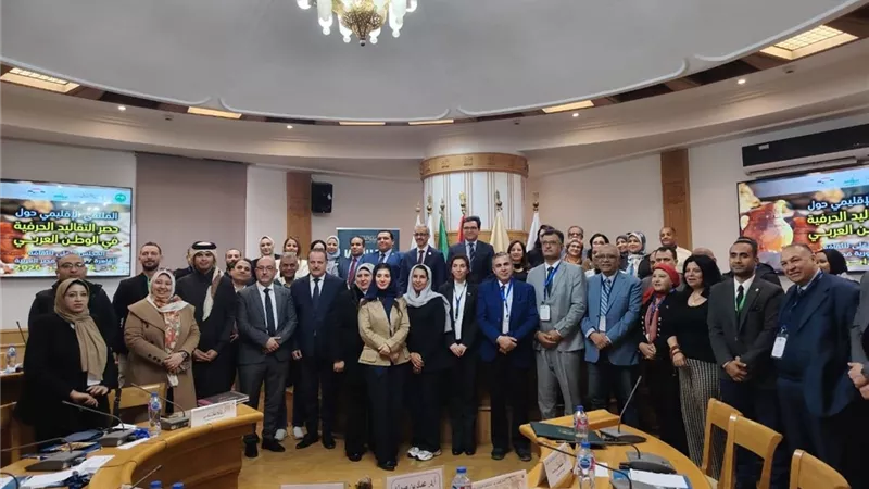 انطلاق فعاليات الملتقى الإقليمي حول حصر التقاليد الحرفية بالأعلى للثقافة