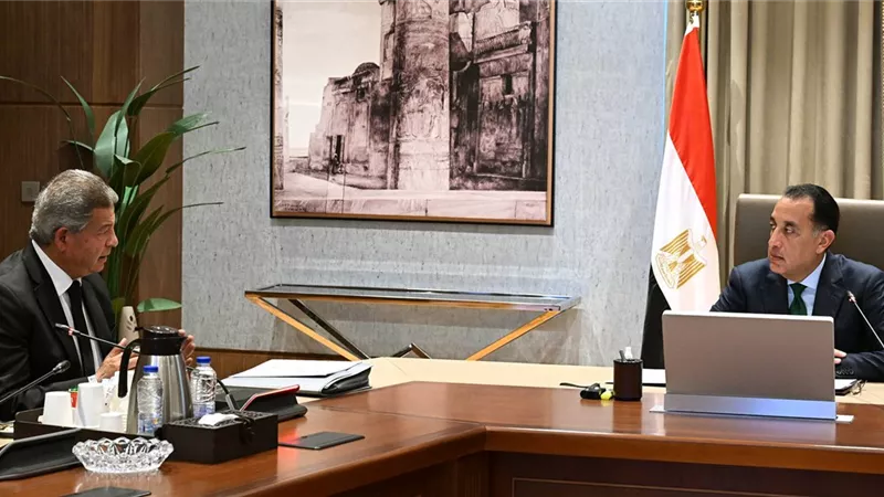 رئيس الوزراء يتلقى التقرير النهائي للجنة تطوير الإعلام المصري
