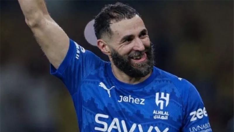بنزيما يقود الهلال في مواجهة الأخدود بالدوري السعودي