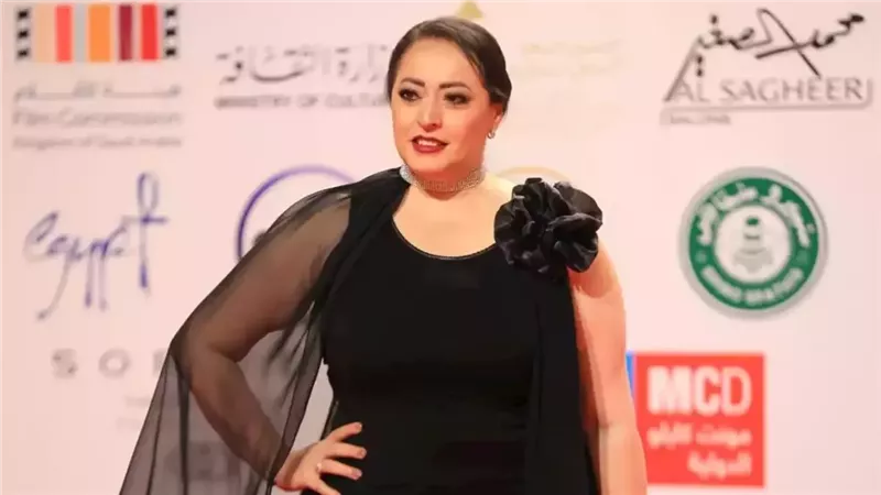 هند عاكف: «أسناني اتكسرت وأنا في عرض سيرك ومفيش خلافات مع فيفي عبده»