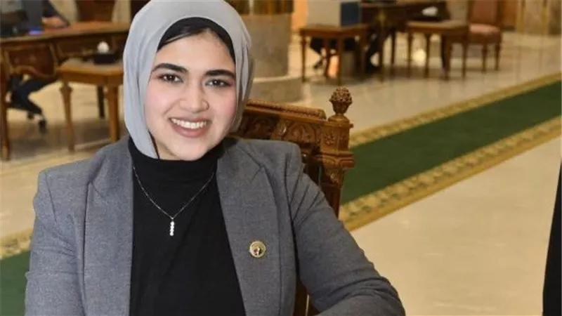 تساؤلات حول قراءة النائبة يارا عزت شيبة «من ورقة مكتوبة بـ Ai»