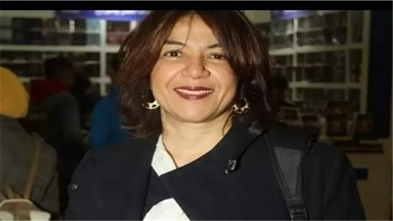 مناقشة رواية «خرزة زرقاء وأخرى حمراء» للكاتبة منى ماهر بقهوة الفيشاوي