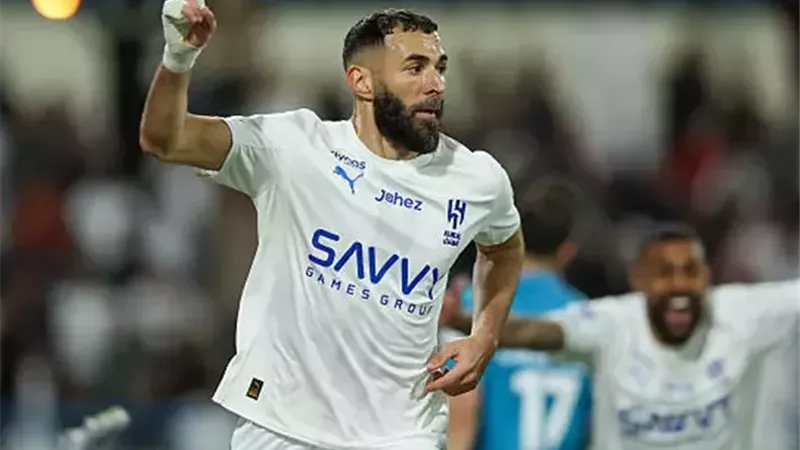 أول تعليق لكريم بنزيما بعد أول مباراة مع الهلال السعودي
