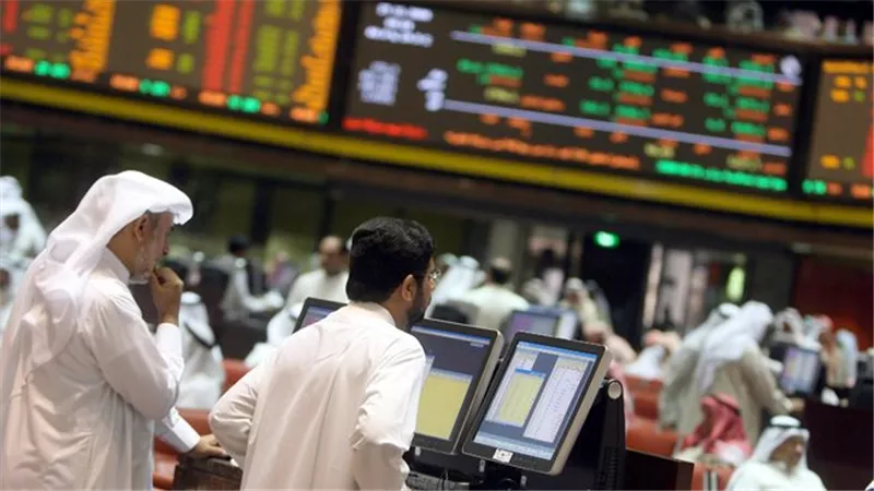 تباين المؤشرات الخليجية بنهاية الأسبوع.. والأسواق الإماراتية تواصل المكاسب