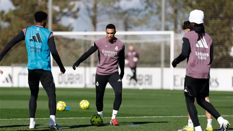 ريال مدريد يواصل التحضير لمواجهة فالنسيا وسط غيابات مؤثرة 