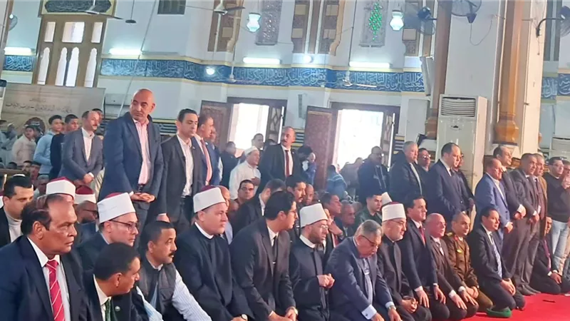 مفتي الجمهورية ومحافظ الدقهلية ووزير الأوقاف يؤدون صلاة الجمعة بمسجد النصر