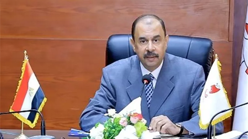 محافظ سوهاج يشكل لجنة لمعاينة طريق محمد صديق المنشاوي