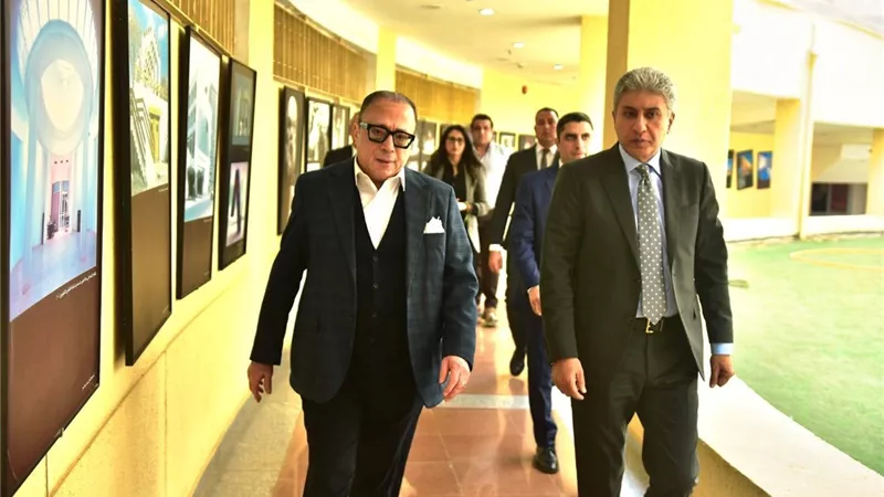 وزير السياحة يزور متحف الفن المعاصر بجامعة العاصمة