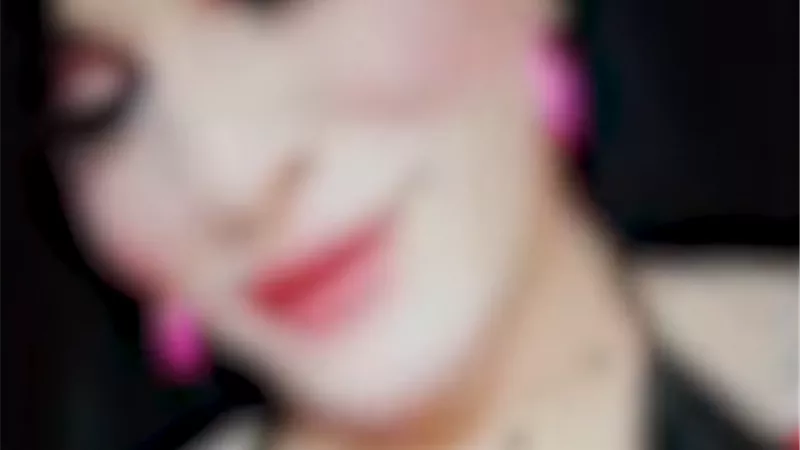 ضحى بـ
