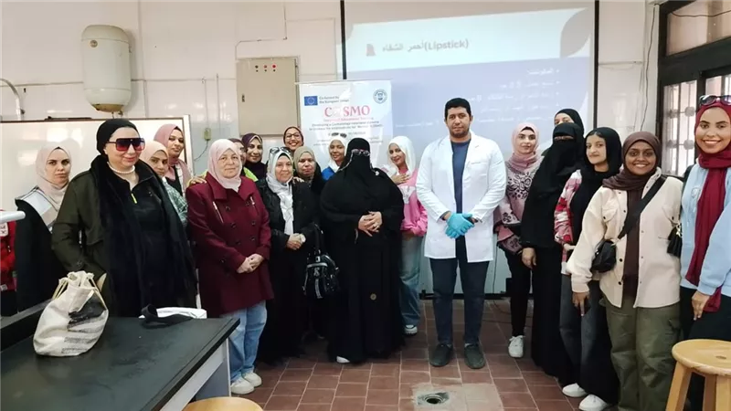جامعة قناة السويس تواصل التدريب العملي على صناعة واقي الشمس