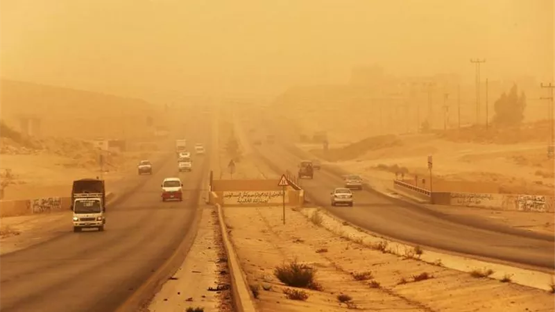 الأرصاد تحذر من رياح مثيرة للأتربة وارتفاع درجات الحرارة غدًا