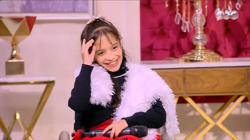 رحلة طفلة ملهمة.. مكة منصور من حلم مقابلة الرئيس إلى التكريم أربع مرات