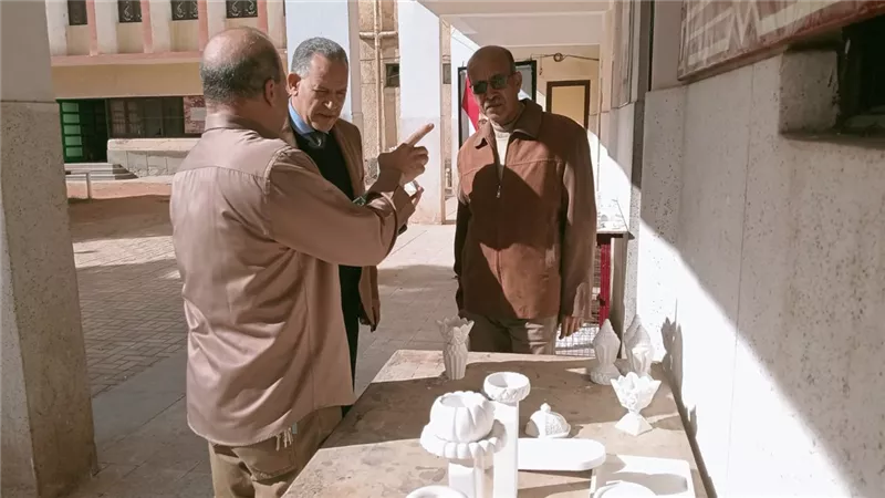 وكيل تعليم أسيوط يعلن إطلاق برامج تدريبية على الحرف اليدوية لطلاب المدارس