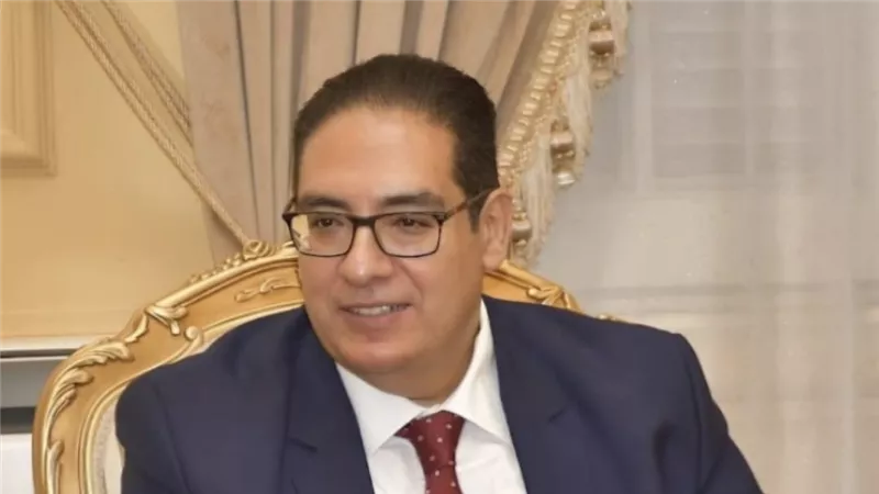 رئيس جامعة القاهرة: خطة لمواجهة الكثافات المرتفعة بالحقوق والتجارة|خاص