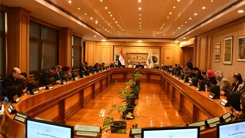 جامعة العاصمة تحتضن المواهب بأنشطة فنية وموسيقية أسبوعية
