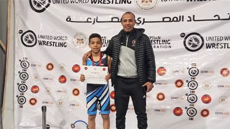 ذهبية جديدة لأسيوط.. كريم عبد الرحمن يتوج في بطولة المصارعة للبراعم