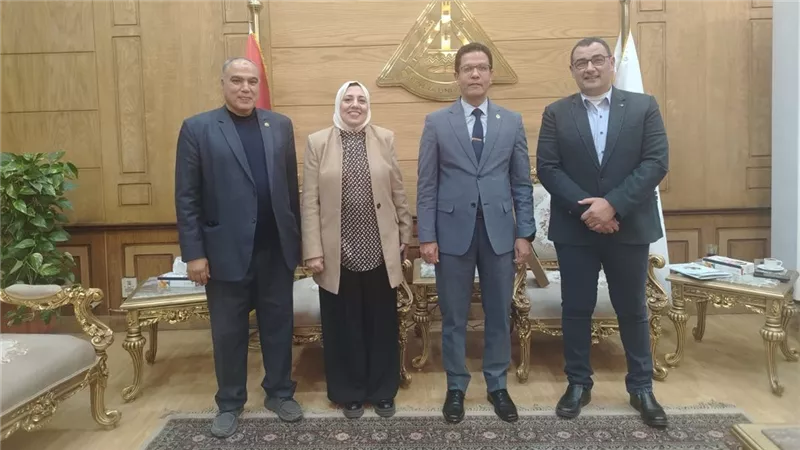 جامعة بنها تواصل التنسيق لافتتاح كلية صيدلة.. وترعى برنامج «رجل الدولة»