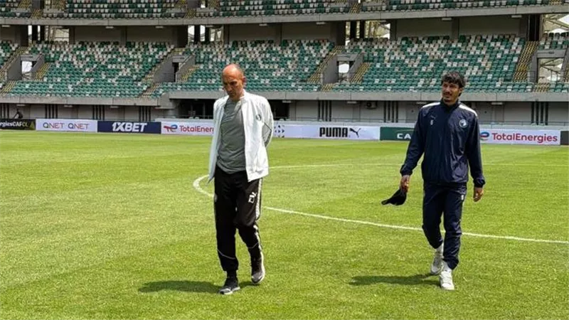 يورتشيتش يتفقد ملعب مباراة بيراميدز وريفرز في دوري أبطال أفريقيا