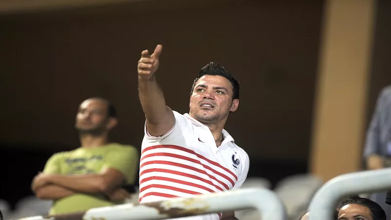 أحمد سليمان يكشف كواليس أزمة عمرو زكي بمطار القاهرة| فيديو