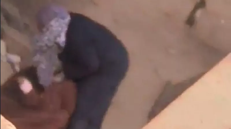 بر الوالدين.. تعرف على عقوبة تعدي سيدة على والدتها العجوز في الشرقية|خاص