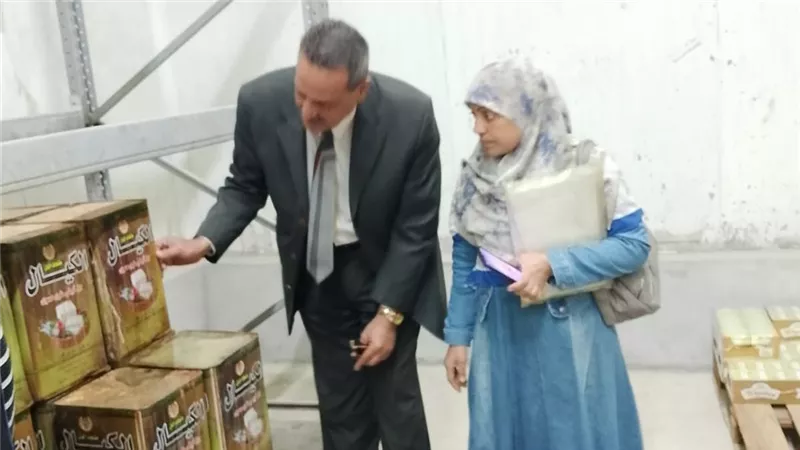 تموين الشرقية يضبط 9 أطنان سلع غذائية مخالفة ببلبيس وأولاد صقر