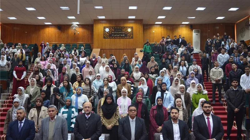 400 طالب من كليات الصيدلة  يشاركون في فعاليات مؤتمر خطوة على الطريق 