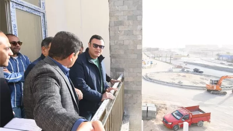 917 وحدة سكنية وفيلات وشاليهات.. وزير الإسكان يتابع أعمال تطوير مارينا