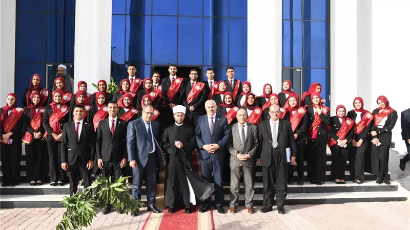 استقبال طلابي حافل لوزير الأوقاف بجامعة قناة السويس 