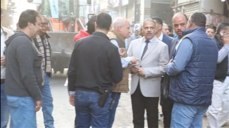 محافظ الشرقية يقود حملة موسعة لإزالة الإشغالات والتعديات والباعة الجائلين 