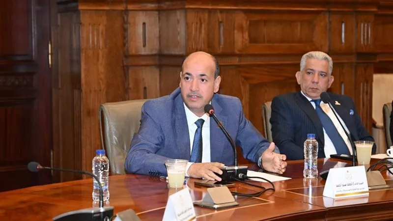«برلماني» يتقدم باقتراح برغبة لاستكمال مشروعات «حياة كريمة» في قنا 