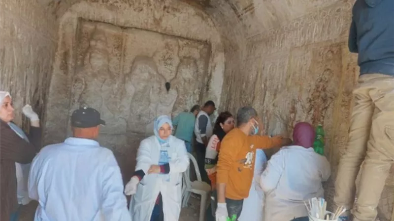 مدير آثار المنيا: استمرار ترميم مقصورة حتحور بـ«محاجر السرارية» 