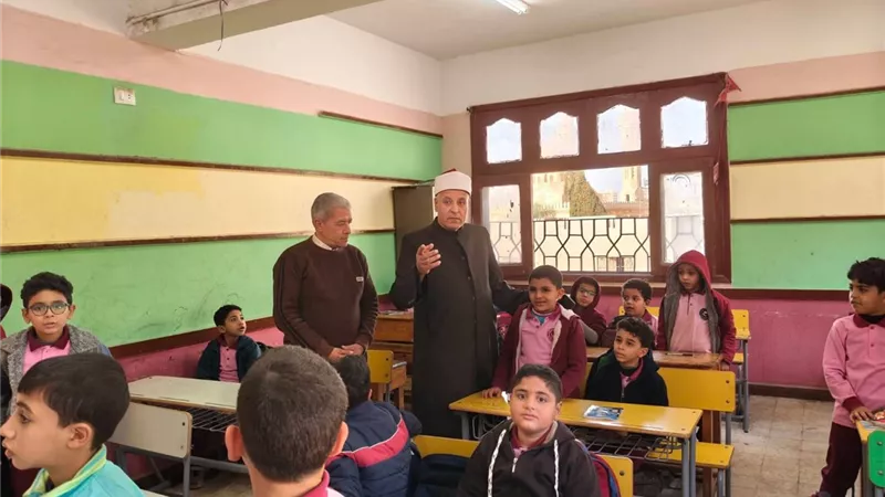 رئيس «أزهرية القليوبية» يتفقد انتظام الدراسة مع بدء الفصل الدراسي الثاني