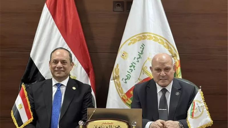 رئيس النيابة الإدارية يفتتح منظومة التحول الرقمي بنيابة الاتصالات والدفاع