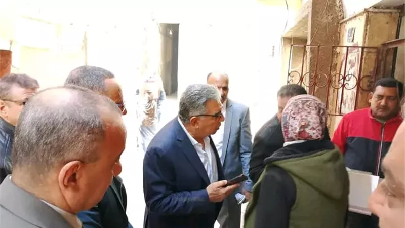 محافظ الدقهلية يغلق مخبزا بحي غرب المنصورة بعد ضبط مخالفات صحية جسيمة 
