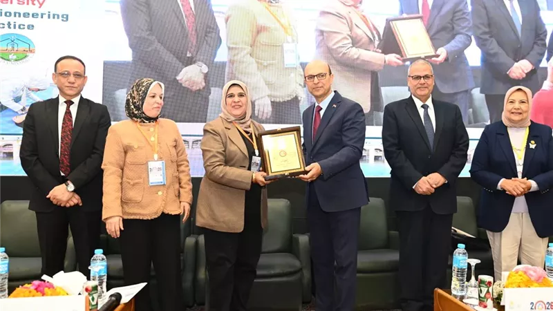 الدكتور المنشاوي يشهد افتتاح فعاليات المؤتمر الدولي الثامن لكلية التمريض 