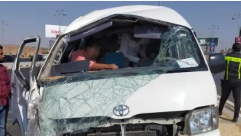 بالأسماء.. تصادم مروع بطريق «بني سويف - الفيوم الجديد» وإصابة 7 أشخاص