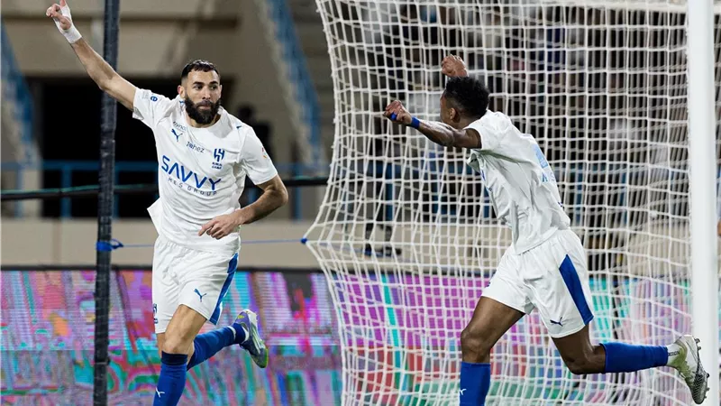 بنزيما يغيب عن مواجهة الهلال وشباب الأهلي في أبطال آسيا| تعرف على السبب 