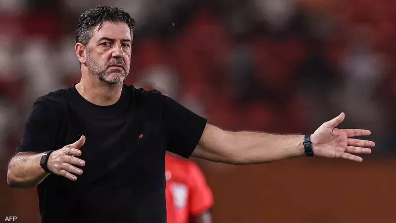 روي فيتوريا يتولى القيادة الفنية للوصـل الإماراتي رسميًا 