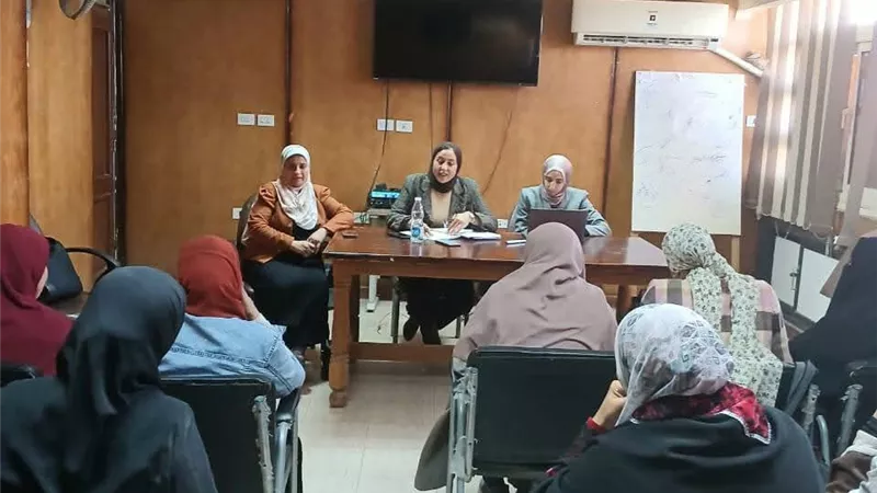 وفد صندوق الأمم المتحدة للسكان يدعم الولادة الطبيعية ببني سويف
