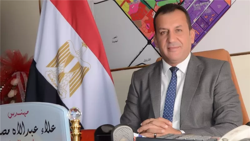 رئيس جهاز العاشر من رمضان يتابع تطوير شبكات الصرف الصحي بالأحياء والمناطق 