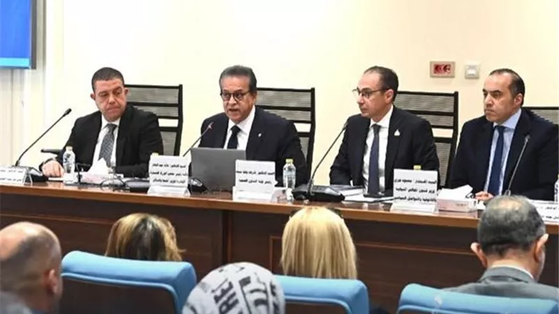وزيرا الصحة والشؤون النيابية في مجلس النواب لرسم خارطة طريق القطاع الطبي 