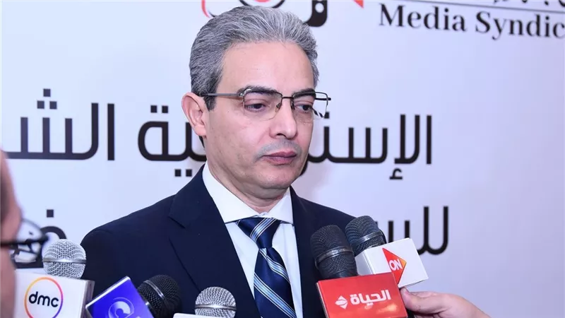 إدارة حرب الشائعات.. نقيب الإعلاميين يكشف آليات الرصد والتفنيد