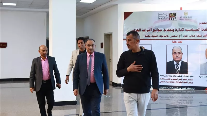 رئيس جامعة طيبة التكنولوجية يجري جولة تفقدية للاطمئنان على انتظام الدراسة 