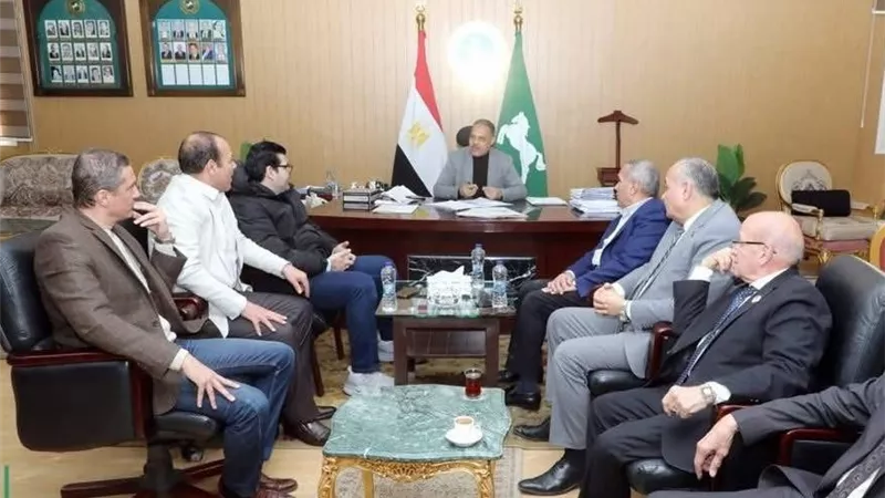 النائب محمد نوح يبحث ملفات أهالي الشرقية مع المحافظ