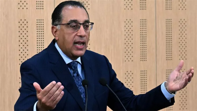 بقاء مدبولي وتغيير بعض الوزراء.. 3 إعلاميين يكشفون كواليس التعديل الحكومي