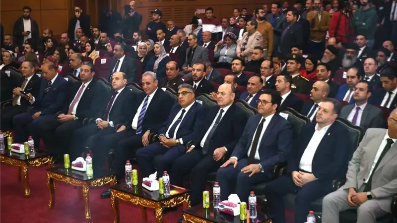 محافظ الدقهلية يشهد الاحتفال بالعيد القومي الـ776 على مسرح أم كلثوم 