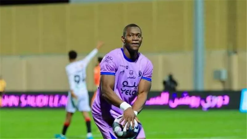 مدرب مالي: ديانج ضحى بملايين الإمارات لرد جميل الأهلي