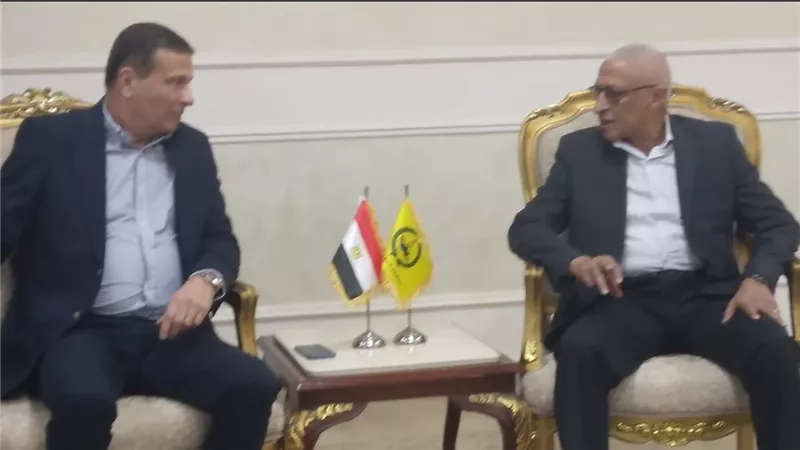 محافظ شمال سيناء يستقبل وزير الزراعة لتفقد عدة مشروعات تنموية